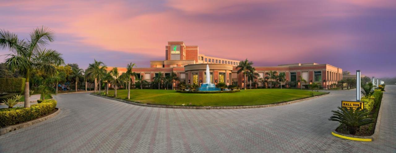 Nirvana Luxury Hotel L Ludhiana Esterno foto