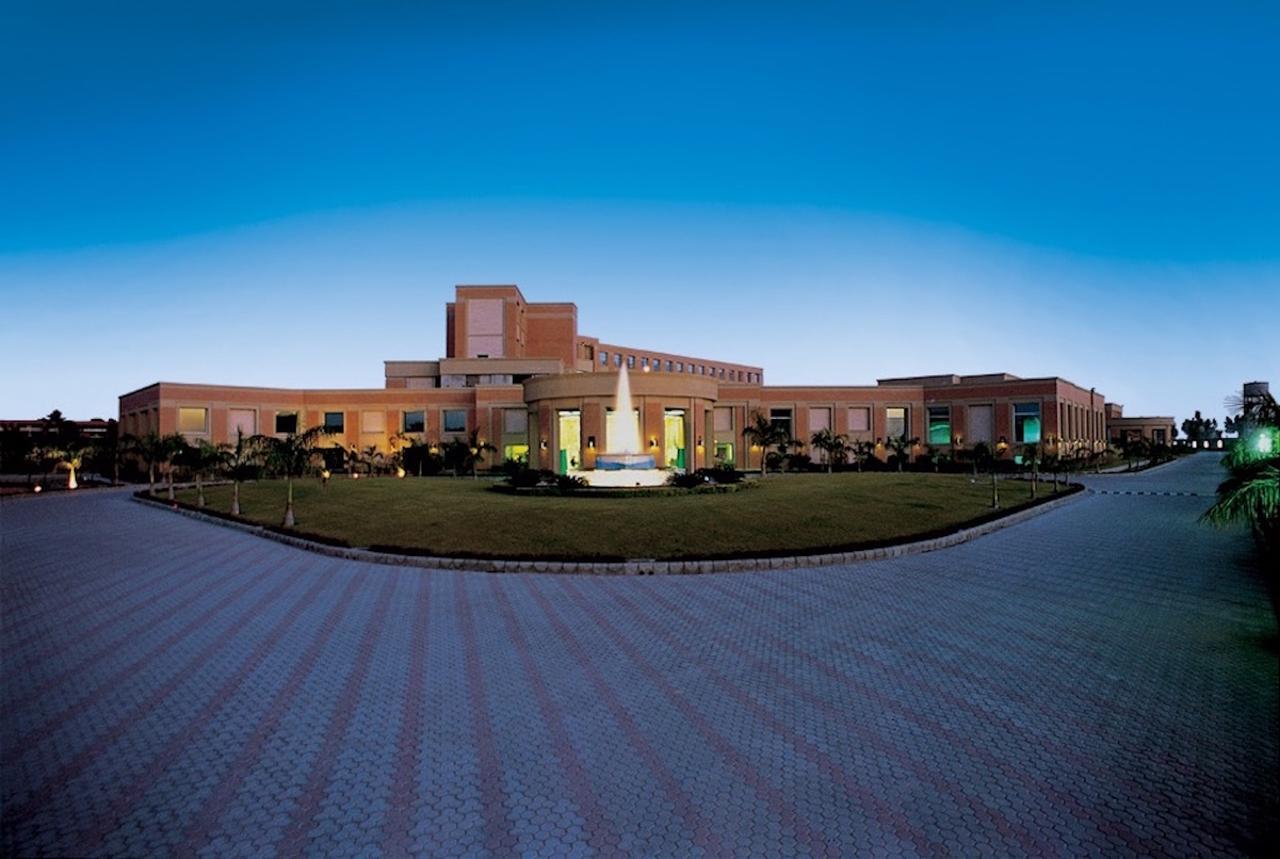 Nirvana Luxury Hotel L Ludhiana Esterno foto
